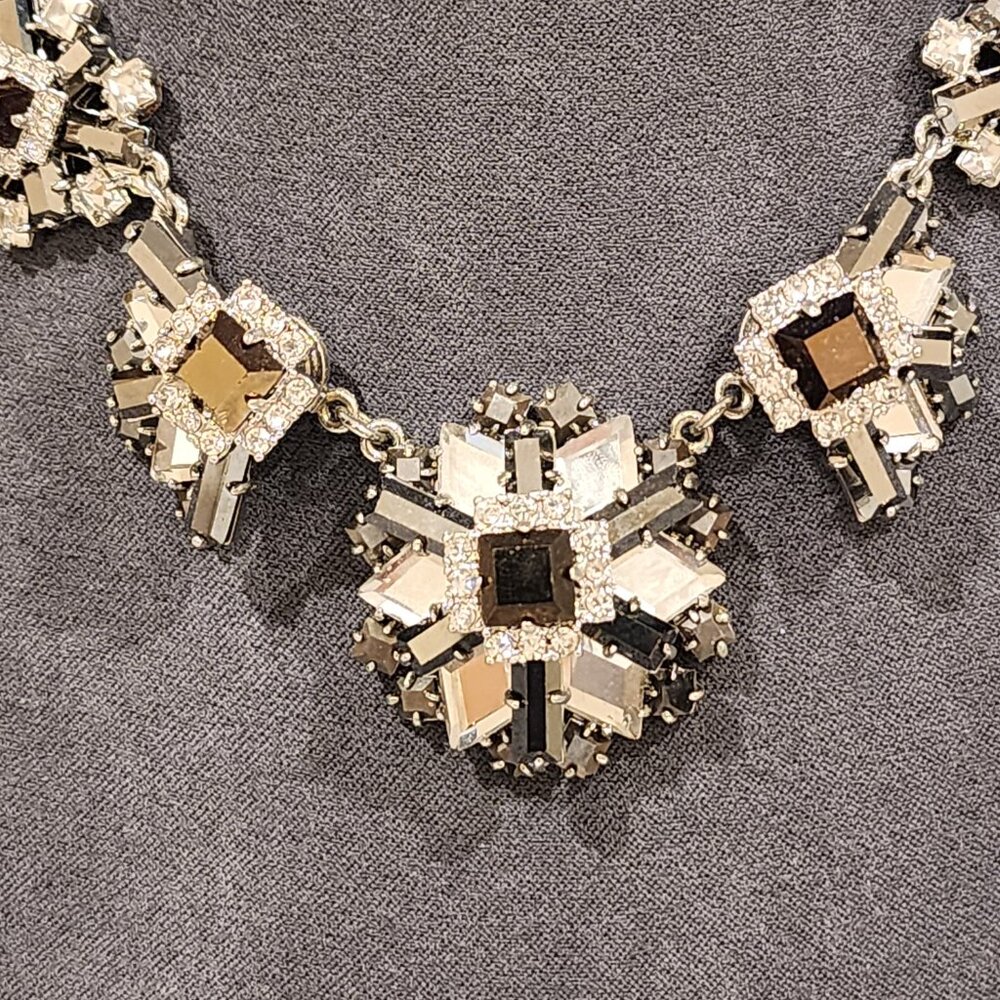 Brand New! Kate Spade NY|Diamond & Square shaped| Dk&Med Gray|Crystal| Necklace